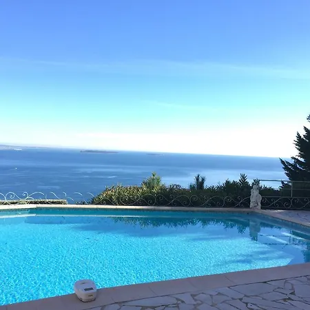 Mia Villa *